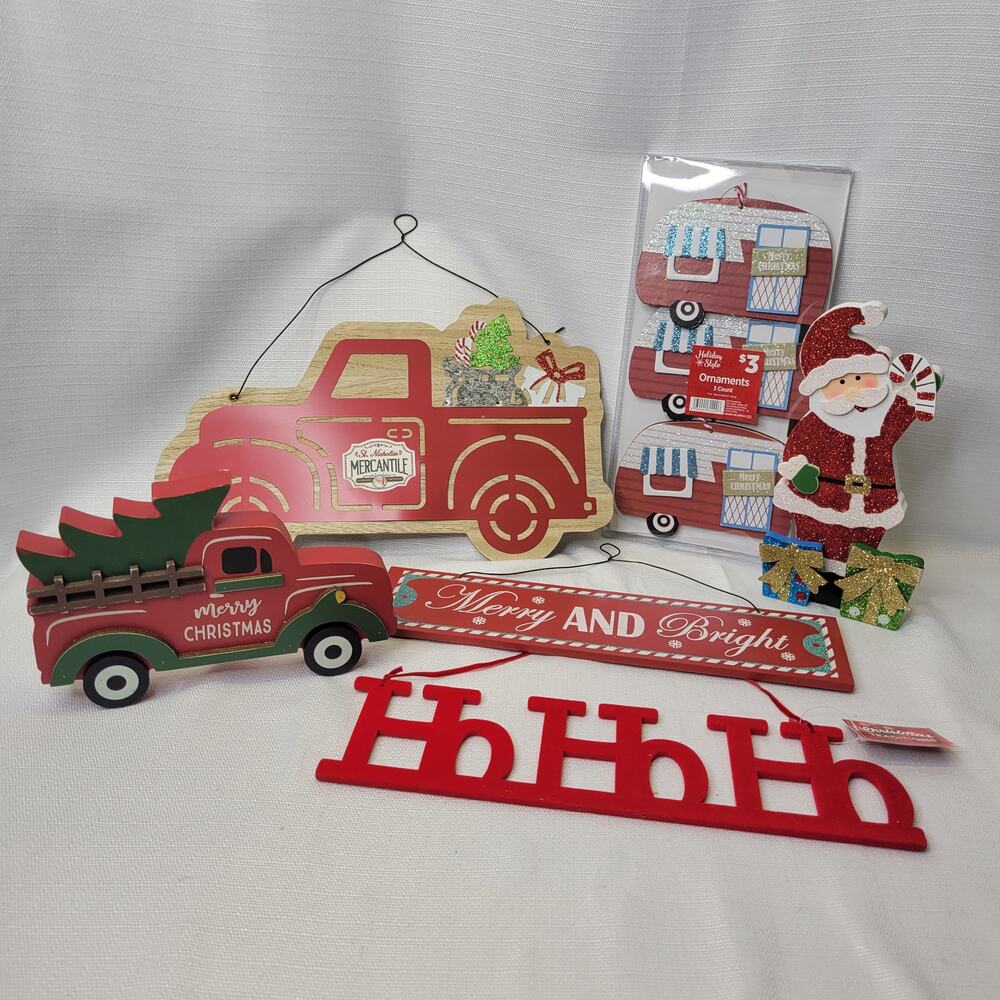 Lot of 6+ Holiday Wreath Home Decor Items
